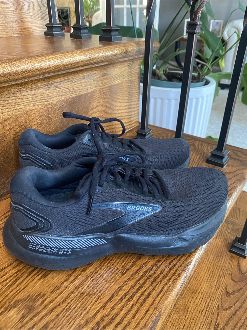 Brooks Black Athletic Running wide Shoes